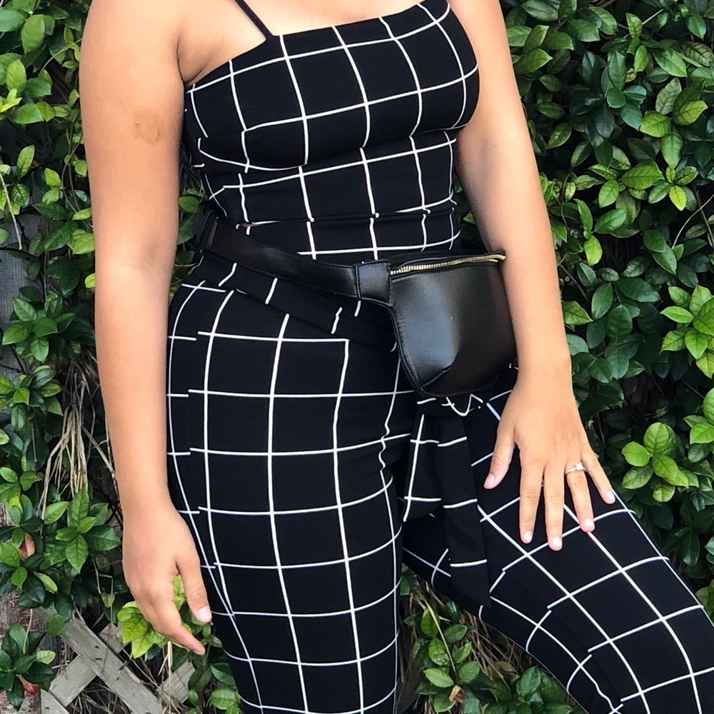 Black Fanny Pack 🖤